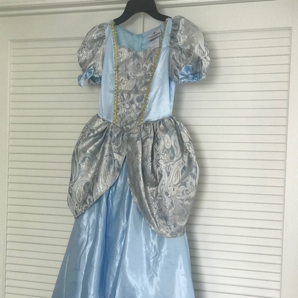 Princess dress for kids size 8.